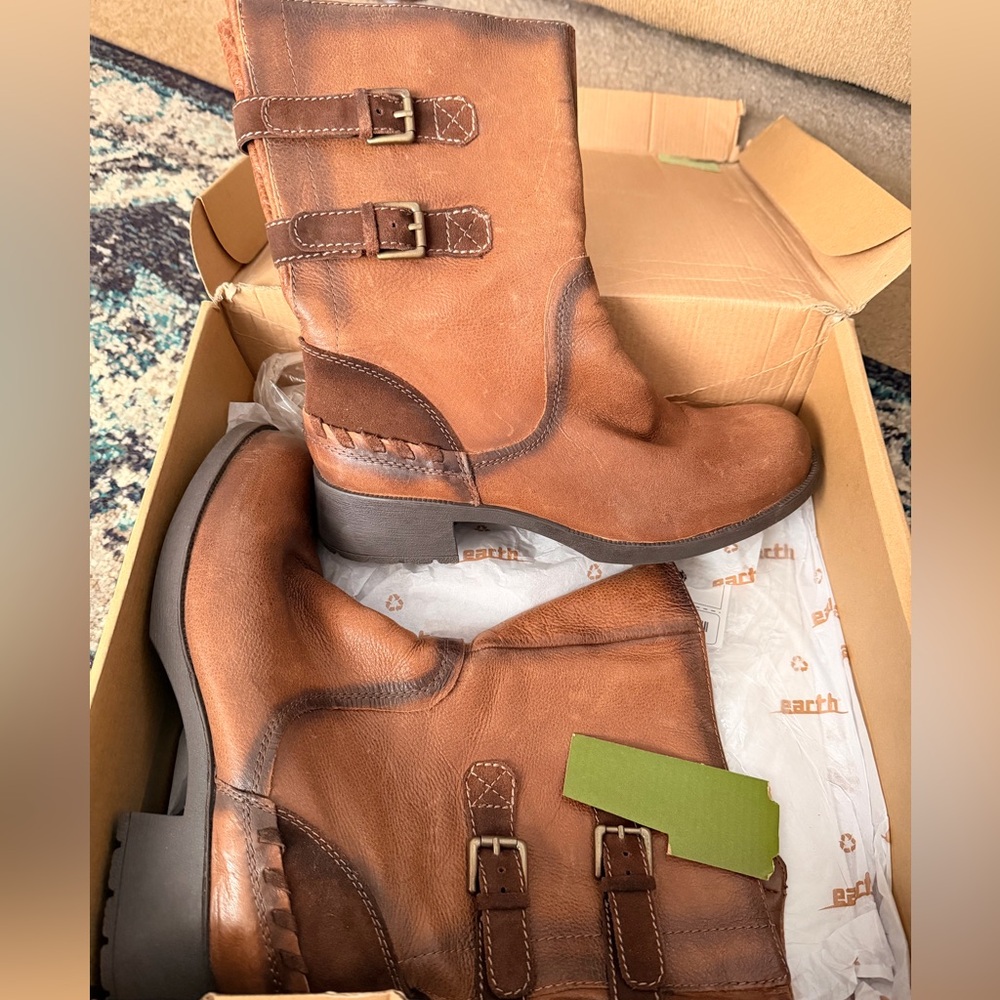 Earth Almond Hemlock Boots